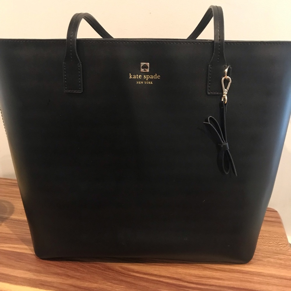 Black Kate Spade Tote in GREAT condition